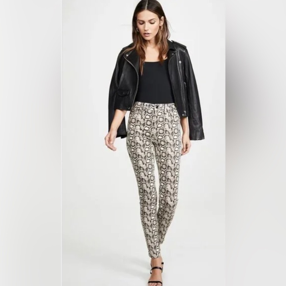 NWT Good American Good Curve Snake print jeans, size 00/24